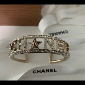 CHANEL cuff